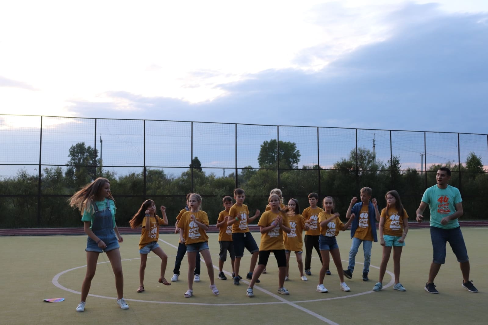 4U Camp – языковой лагерь, Челябинская обл., ОК «Лесная застава». Путевки в детский лагерь на 2026-2027 год, фото программы 1