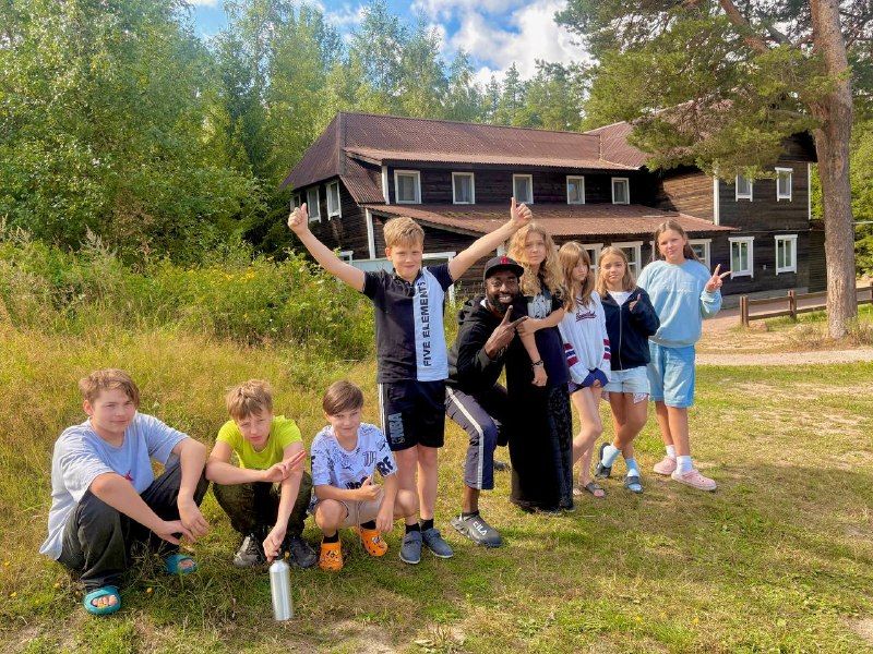 Языковой лагерь British House  – языковой лагерь, Ленинградская обл., Приозерский р-н, 2 локации. Путевки в детский лагерь на 2026-2027 год, фото обучения 6