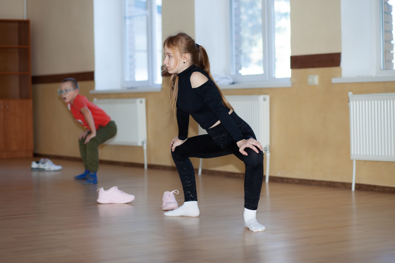 Enjoy Camp. Танцы Ёлочки – творческий лагерь, Московская обл., Домодедово. Путевки в детский лагерь на 2026 год, фото обучения 5