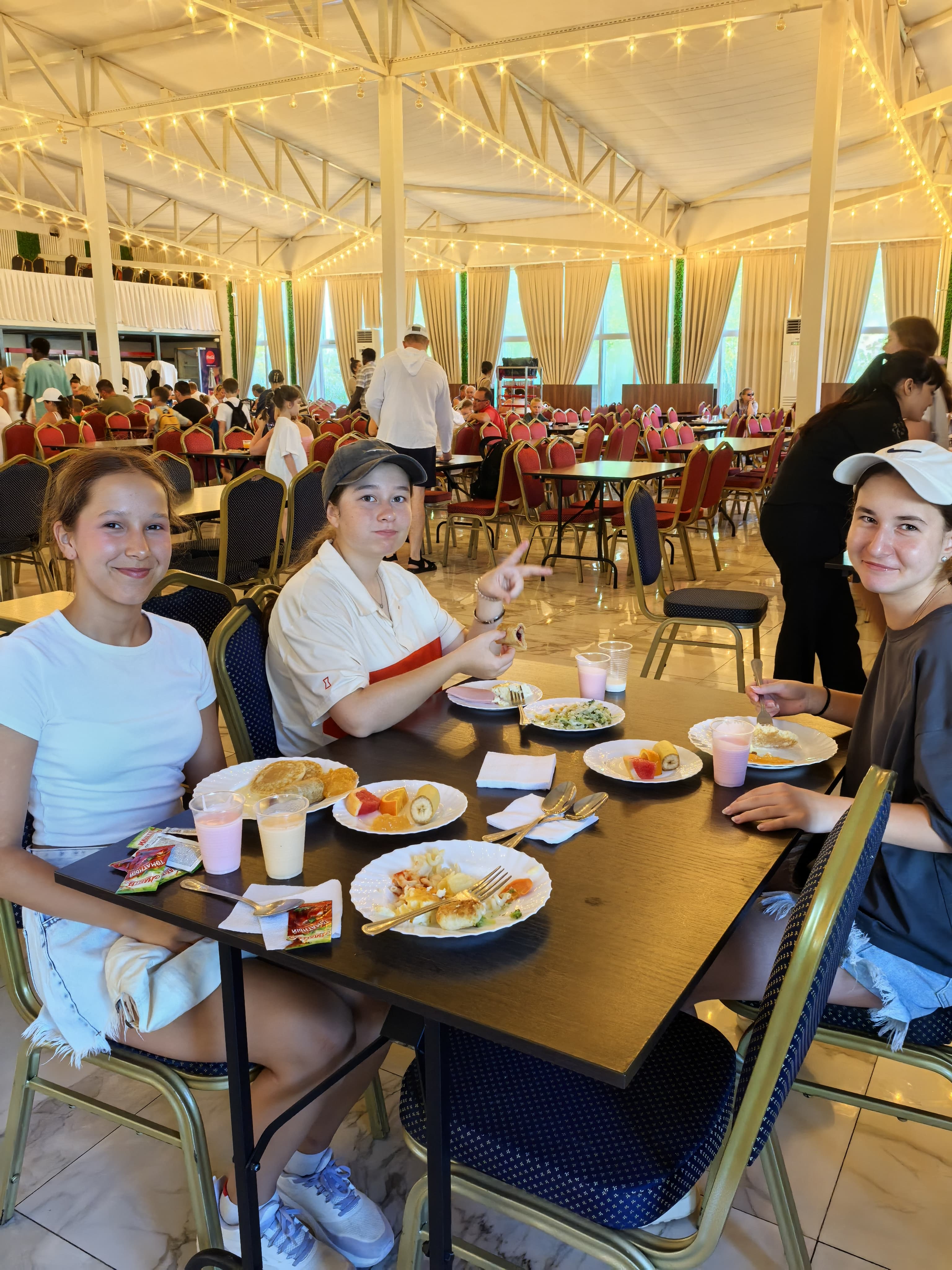 Азбука Плавания Сочи – спортивный лагерь, Краснодарский край, Сириус. Путевки в детский лагерь на 2026 год, фото питания 1