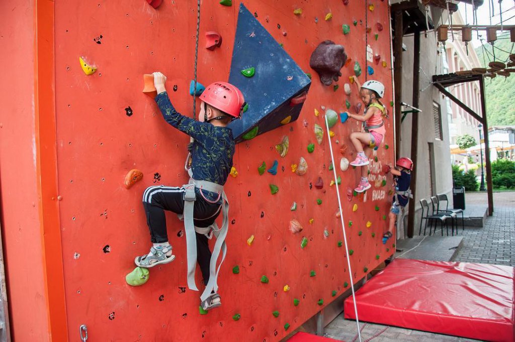 TIROL CLUB – туристический лагерь, Краснодарский край, Сочи (Красная Поляна). Путевки в детский лагерь на 2026-2027 год, фото программы 5
