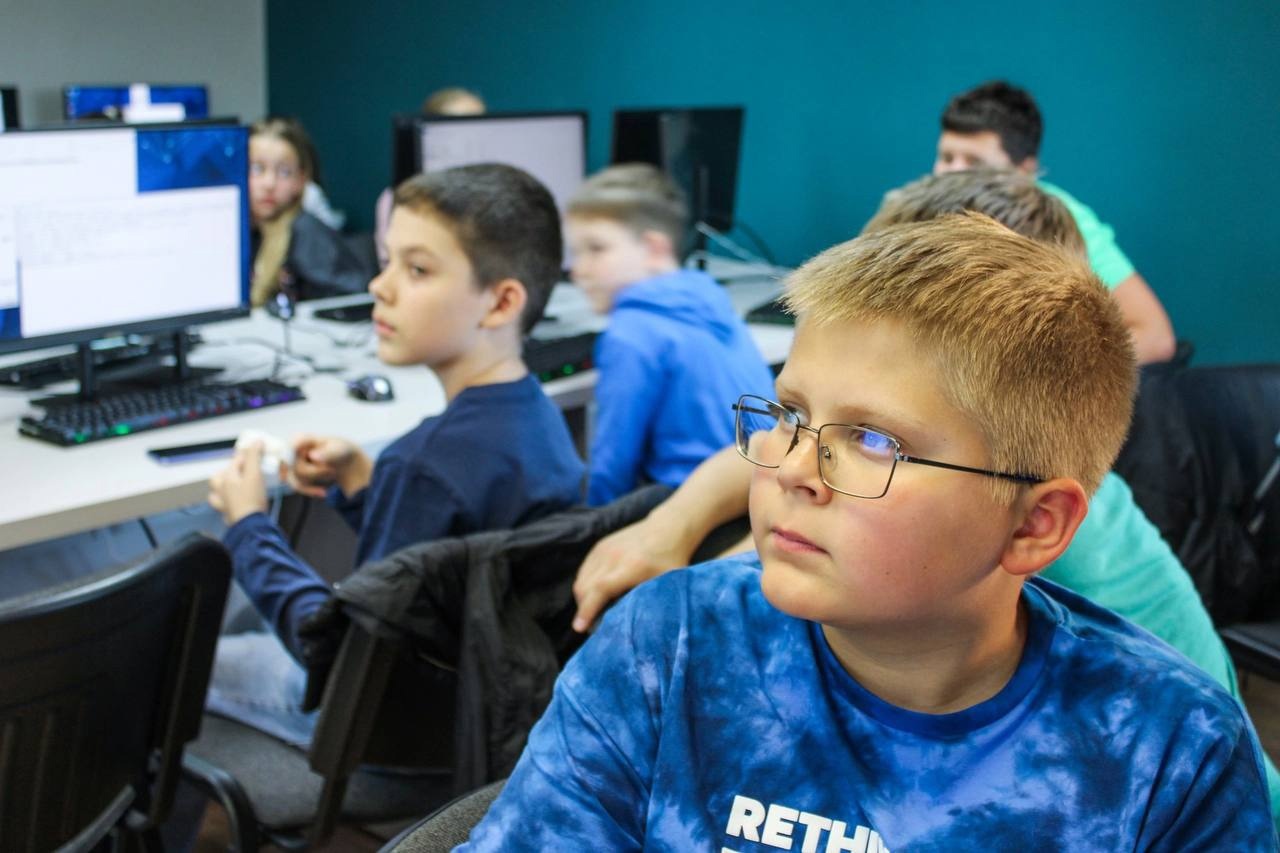 Компьютерная Академия TOP Ярославль – городской лагерь, Ярославль. Путевки в детский лагерь на 2024 год, фото 6