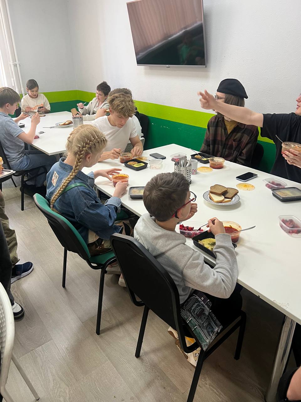 Лагерь Юайти. Трансформер – городской лагерь, Москва, м. Юго-Западная. Путевки в детский лагерь на 2026 год, фото питания 1