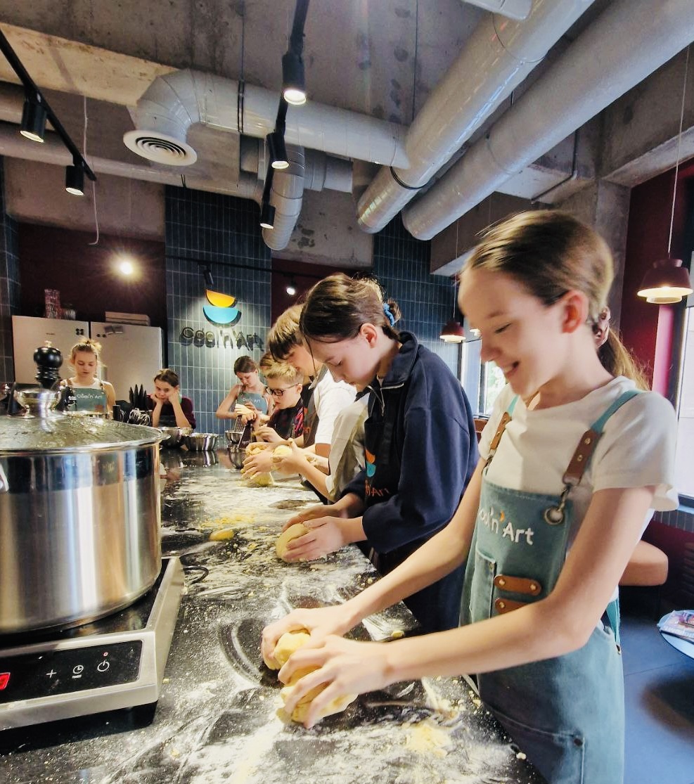 Городской кулинарный лагерь для детей – детская программа, Санкт-Петербург, м. Чкаловская. Путевки на детские программы на 2026 год, фото программы 4