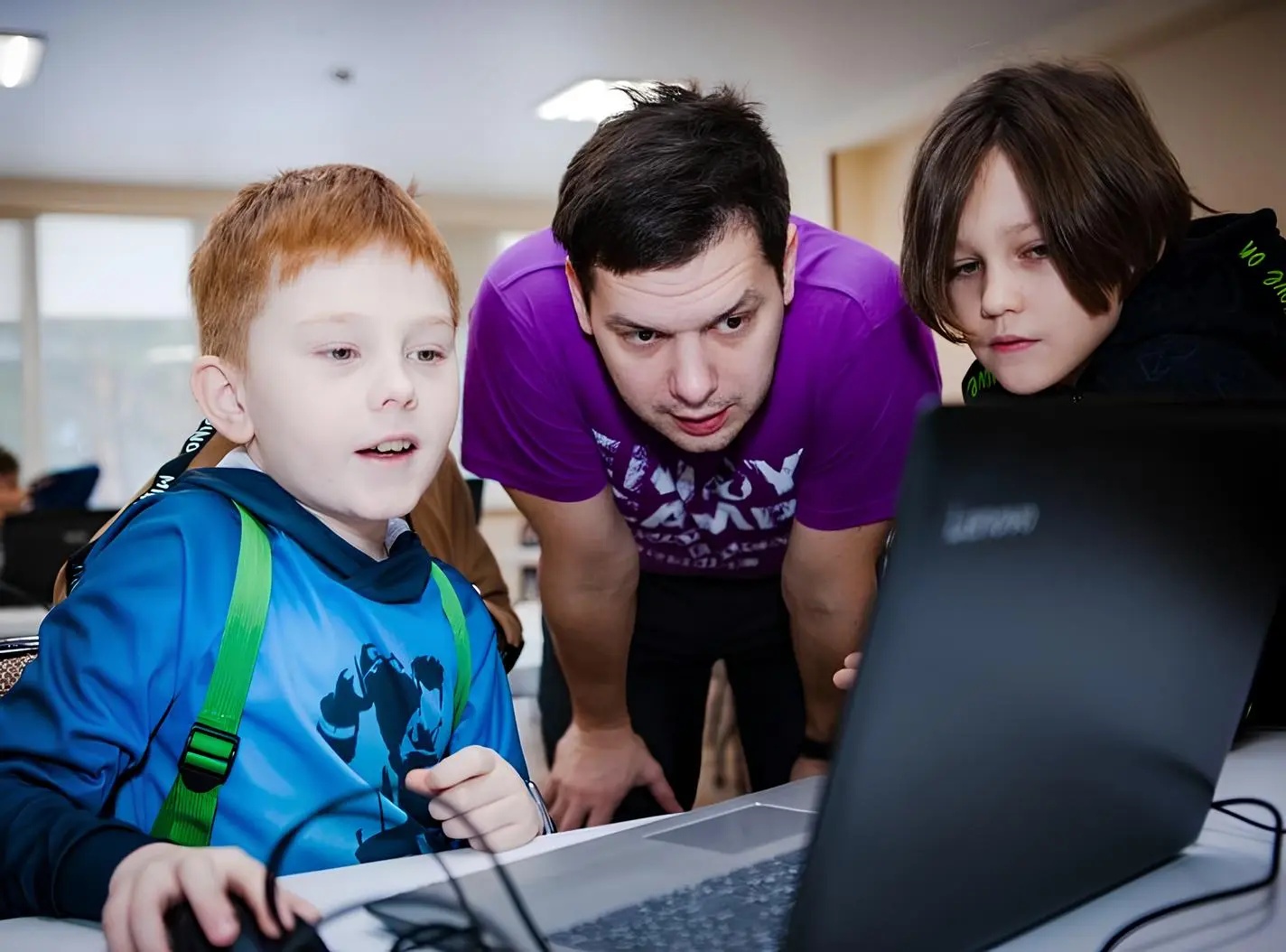 Образовательный интенсив Enjoy AI Camp. Ёлочки – детская программа, Московская обл., Домодедово. Путевки на детские программы на 2026 год, фото обучения 8