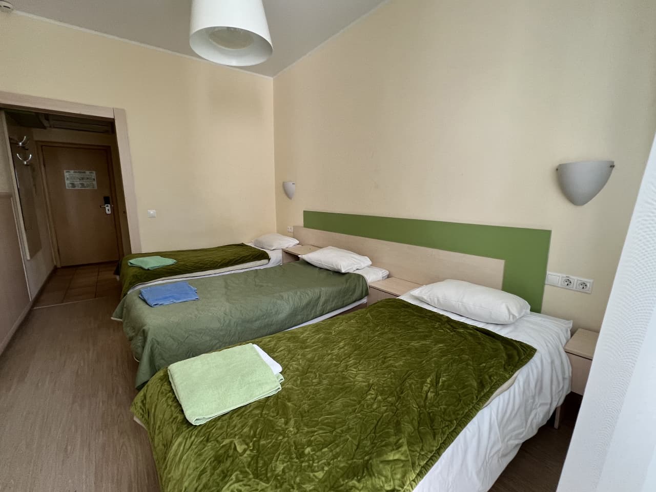 Enjoy Camp. Танцы Ёлочки – творческий лагерь, Московская обл., Домодедово. Путевки в детский лагерь на 2026 год, фото размещения 4