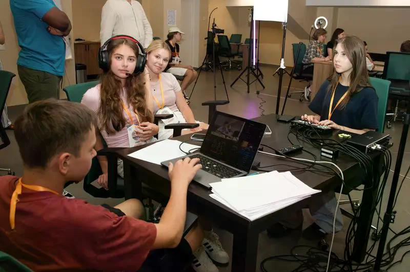 Enjoy Camp В кадре. Головинка – творческий лагерь, Калужская обл., Жуковский р-н. Путевки в детский лагерь на 2026 год, фото обучения 6