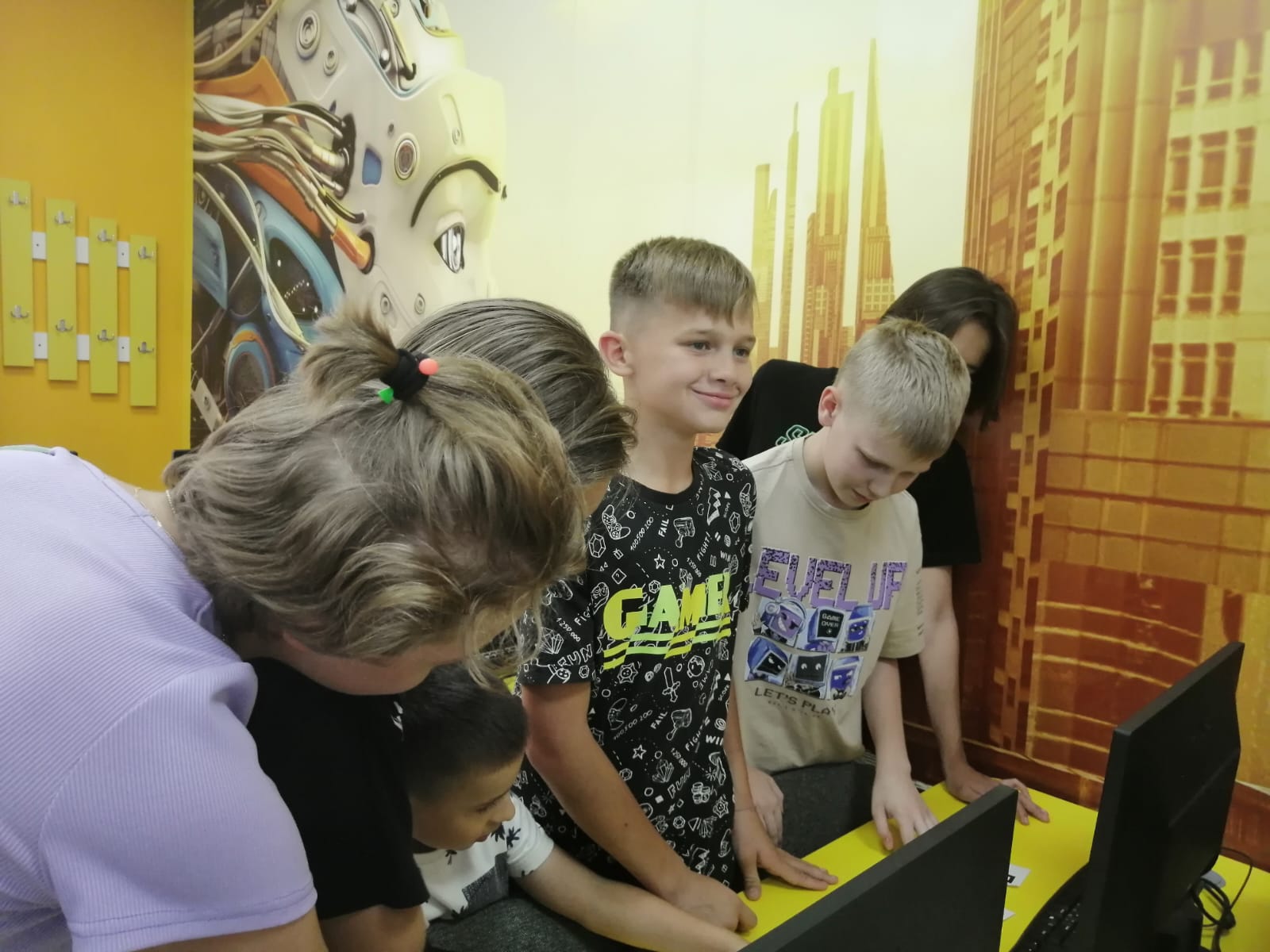 Компьютерная Академия ТОП. Ульяновск – городской лагерь, Ульяновск, 2 филиала. Путевки в детский лагерь на 2026 год, фото программы 7