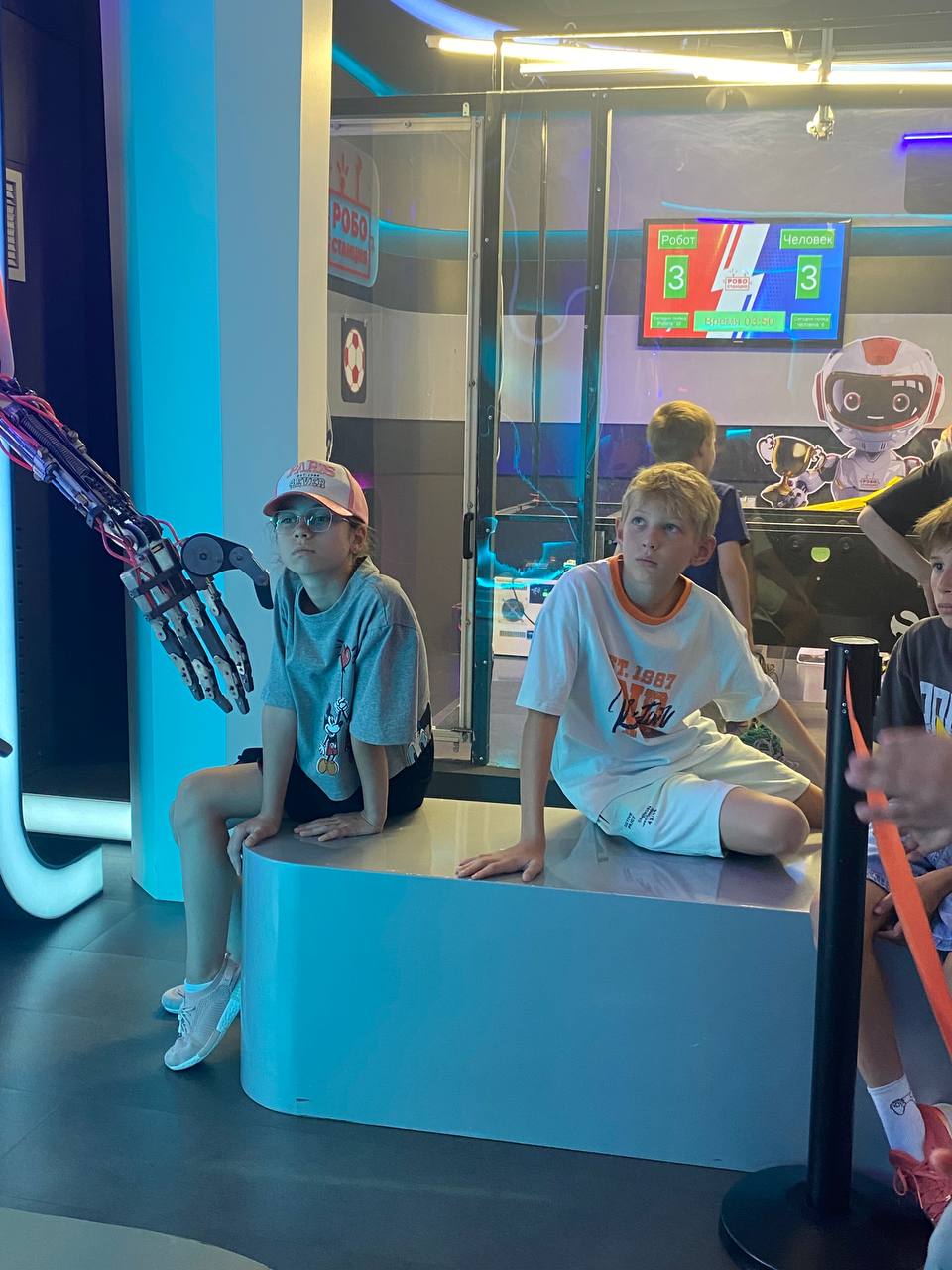 Английский хобби клуб Городские каникулы – городской лагерь, Москва, ВДНХ. Путевки в детский лагерь на 2026 год, фото программы 3