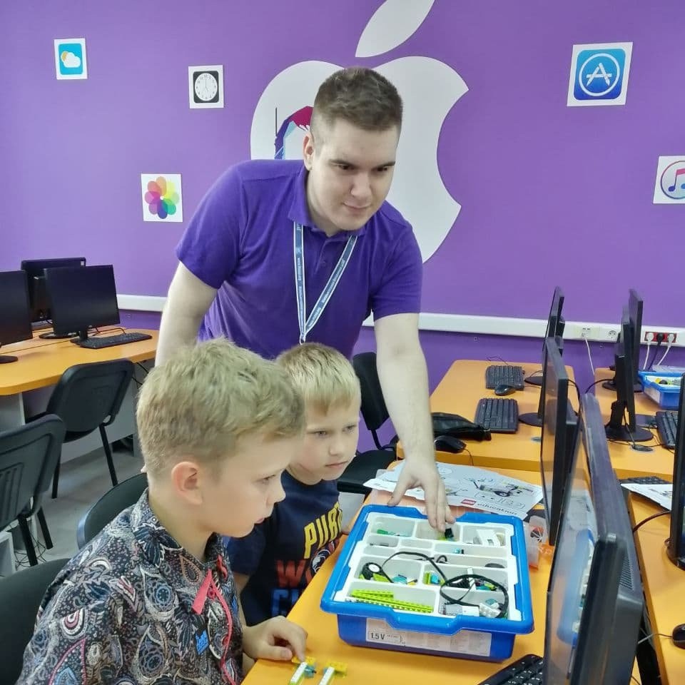 Компьютерная Академия ТОП. Ульяновск – городской лагерь, Ульяновск, 2 филиала. Путевки в детский лагерь на 2026 год, фото программы 1