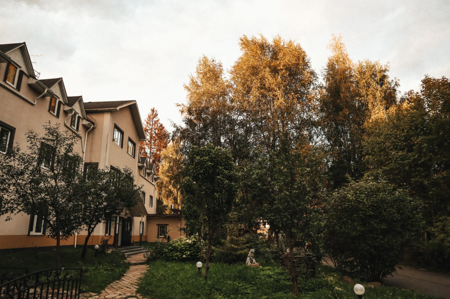 Подростково-детский творческий центр и лагерь Киноки. ДОЛ Хвойный – творческий лагерь, Ленинградская обл., Зеленогорск. Путевки в детский лагерь на 2026 год, фото размещения 8