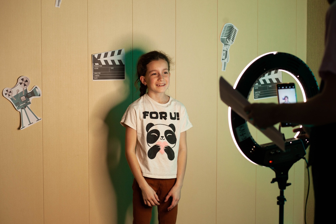 Enjoy Camp. Хештег Ёлочки – творческий лагерь, Московская обл., Домодедово. Путевки в детский лагерь на 2026 год, фото обучения 5