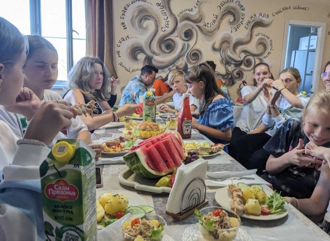 Френдзбург – языковой лагерь, Московская область, Щелковский район. Путевки в детский лагерь на 2026 год, фото питания 5