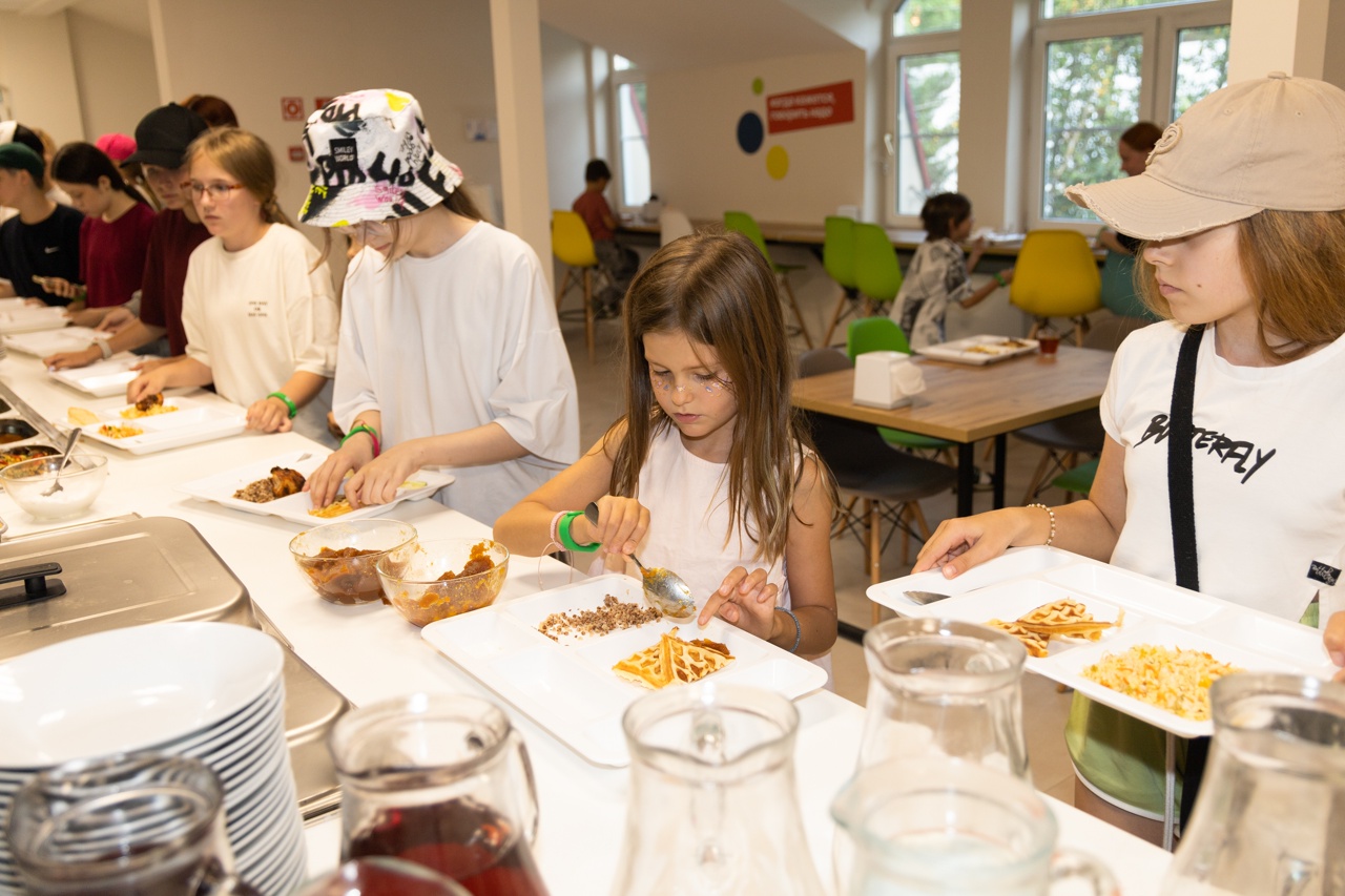 Enjoy Camp English Салют – языковой лагерь, Московская обл., Домодедово. Путевки в детский лагерь на 2026-2027 год, фото питания 2
