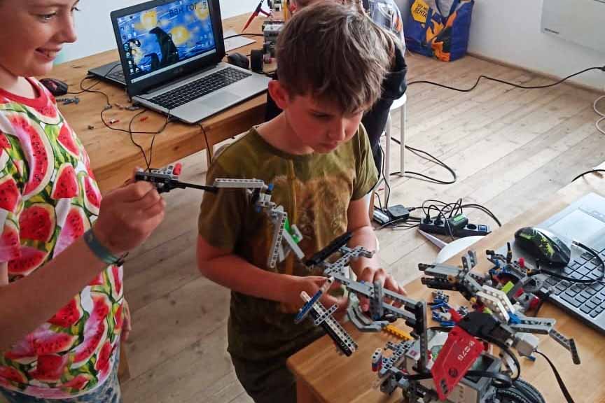Robo-Victory Camp. ДОК  Буревестник – лагерь с занятиями программированием, Ленинградская область, Зеленогорск. Путевки в детский лагерь на 2026-2027 год, фото программы 7