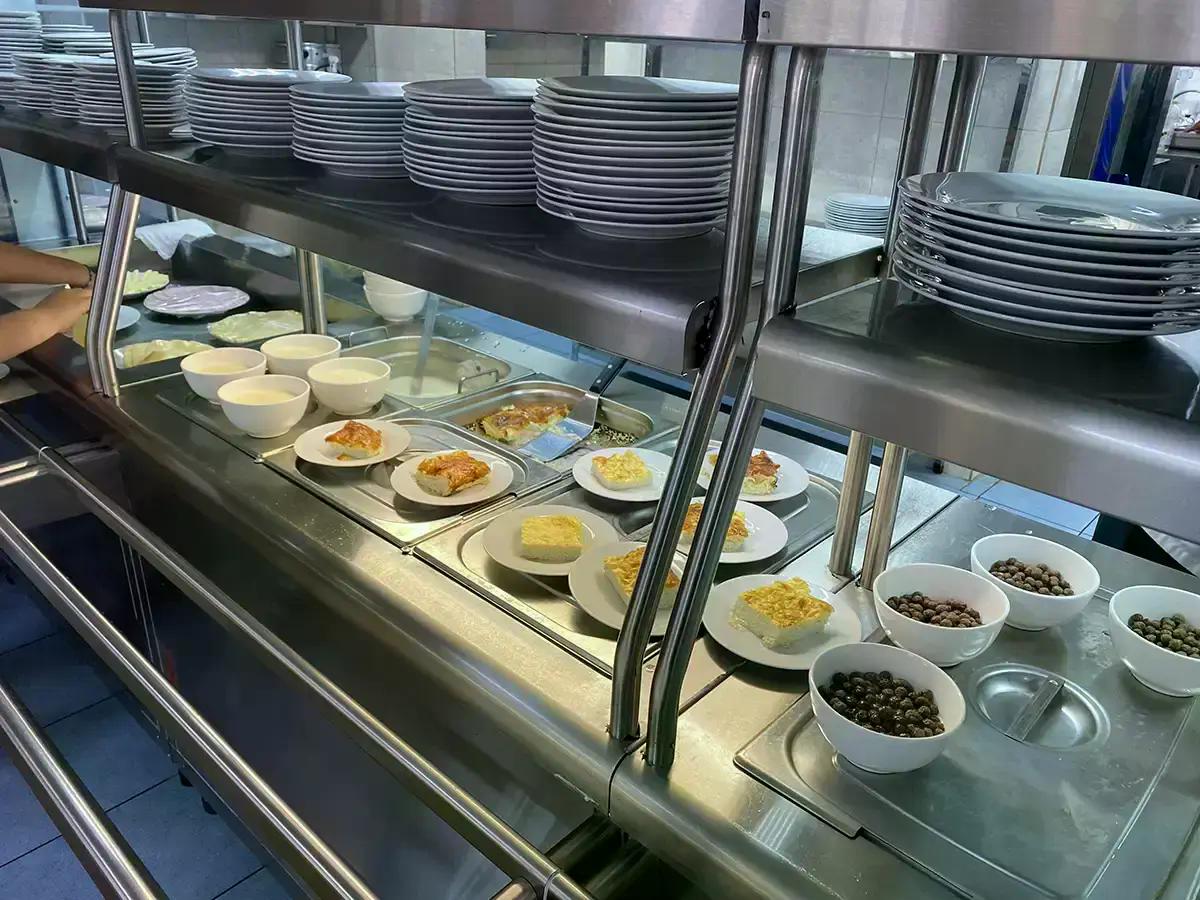 Enjoy Camp В кадре. Головинка – творческий лагерь, Калужская обл., Жуковский р-н. Путевки в детский лагерь на 2026 год, фото питания 1