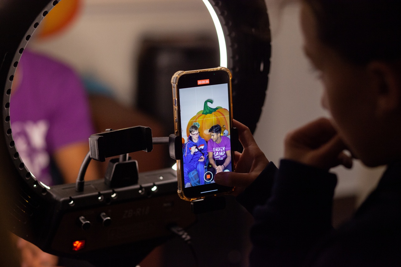 Enjoy Camp. В кадре. Ёлочки – творческий лагерь, Московская обл., Домодедово. Путевки в детский лагерь на 2026 год, фото 8