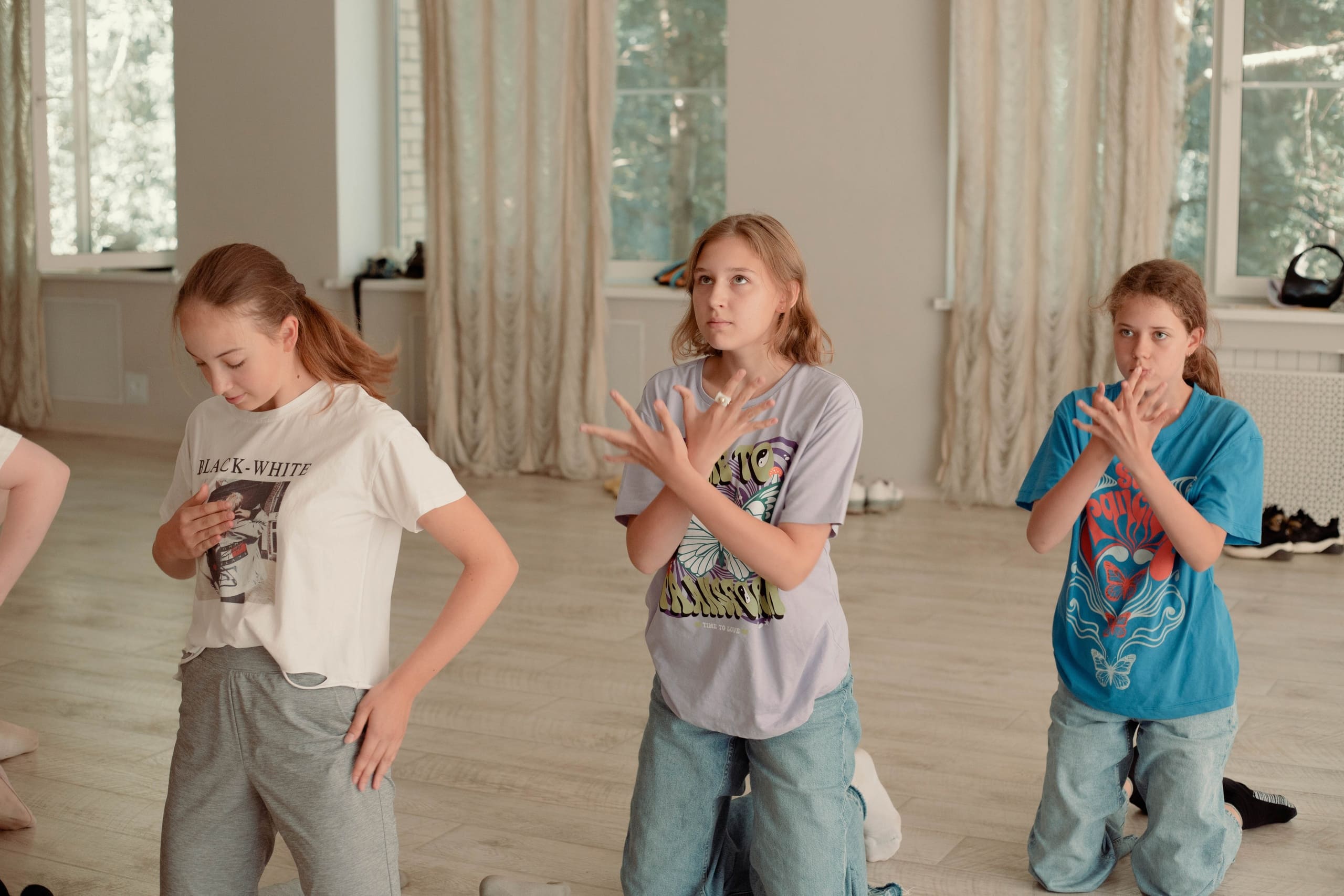 Аплодисменты. Современная хореография – творческий лагерь, Москва, Шереметьево. Путевки в детский лагерь на 2024 год, фото программы 4