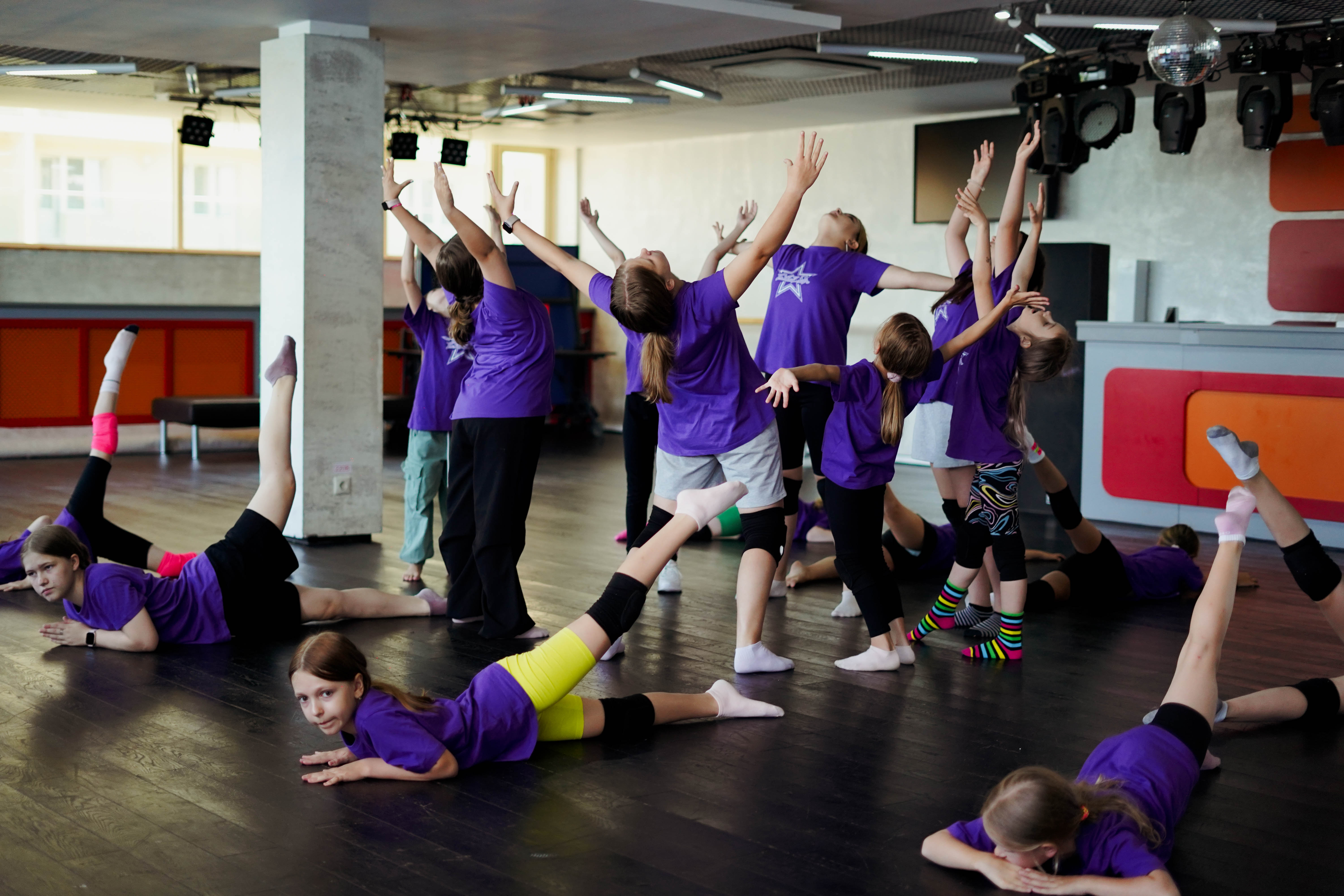 Танцевальная программа Звезда – творческий лагерь, Московская обл., Мытищинский р-н. Путевки в детский лагерь на 2026 год, фото программы 4