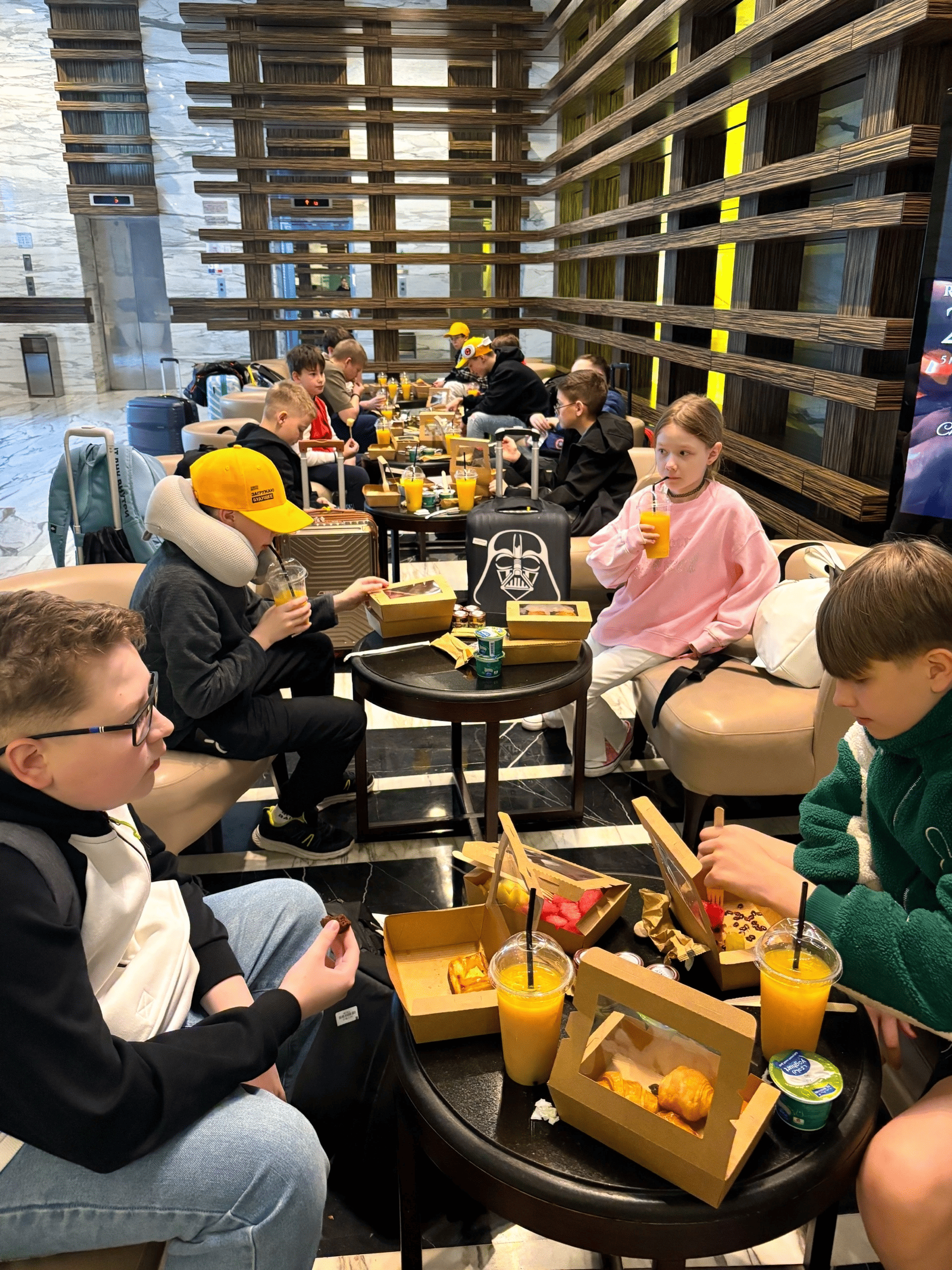 KIBERone Некрасовка – городской лагерь, Москва, м. Некрасовка. Путевки в детский лагерь на 2026 год, фото питания 1