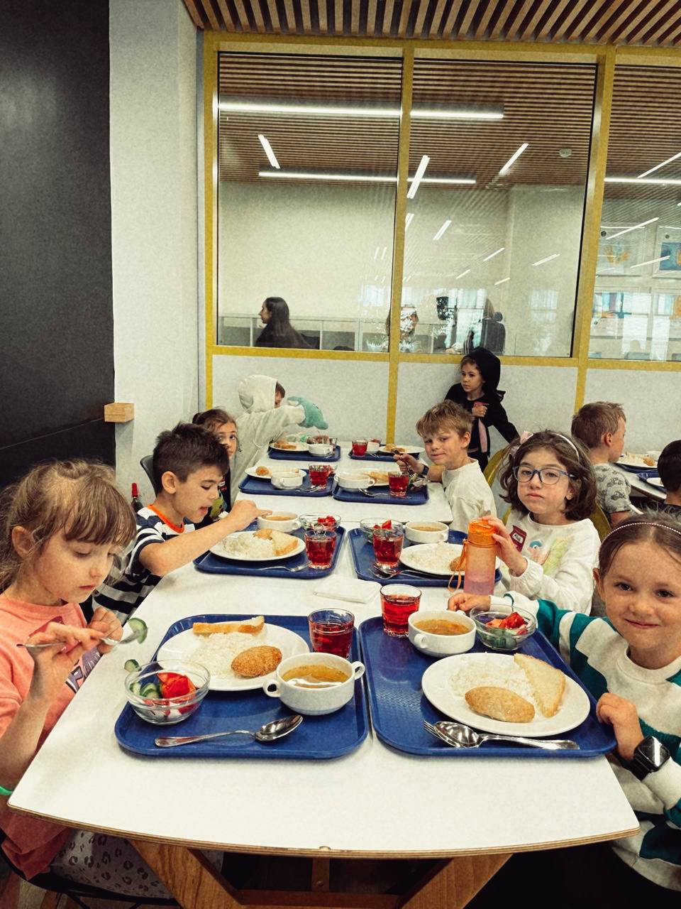 Sciencely. Летние городские лаборатории. Мичуринский – детская программа, Москва, м. Мичуринский проспект. Путевки на детские программы на 2026 год, фото питания 4