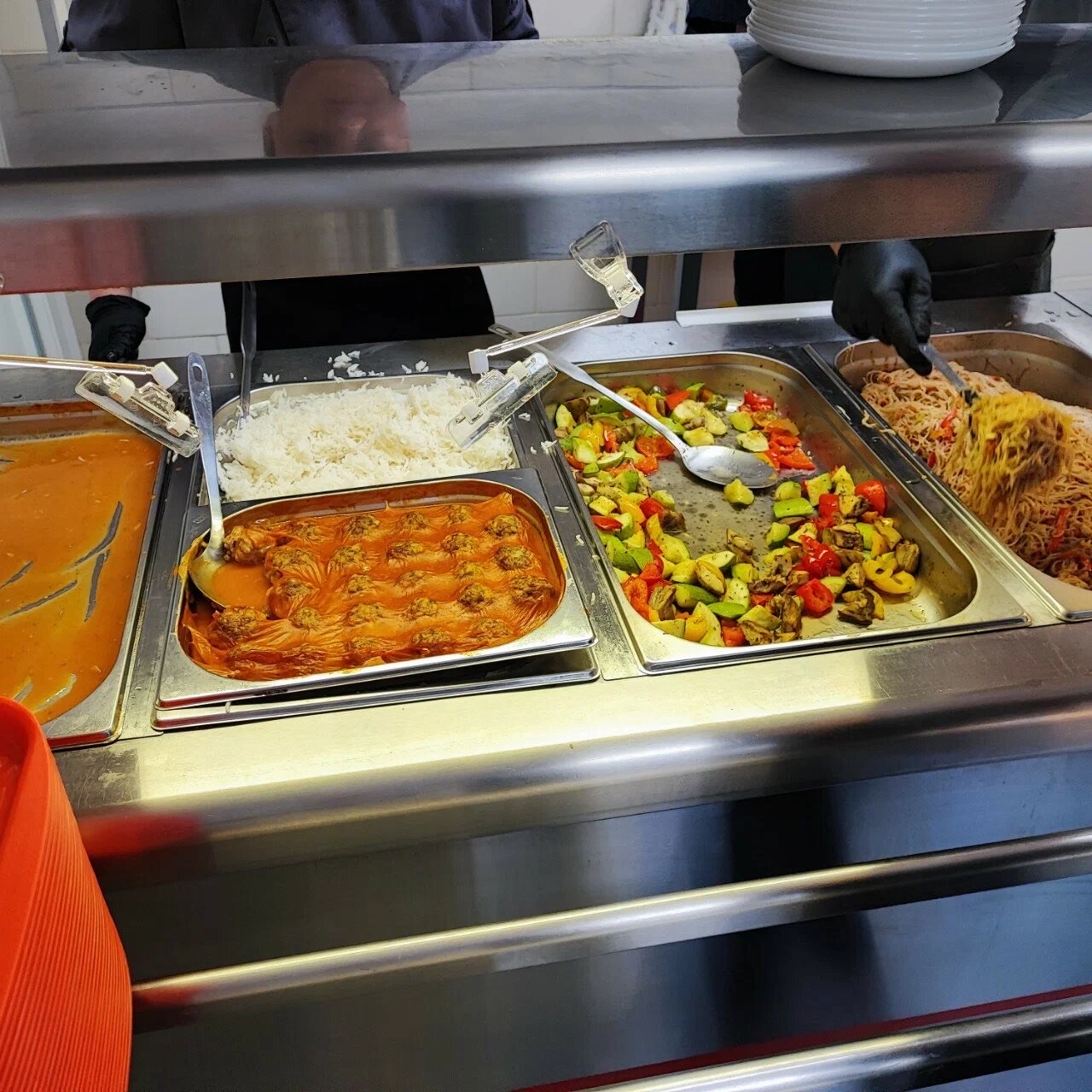 Международная школа Санкт-Петербурга ISSPb – детская программа, Санкт-Петербург, м. Чкаловская. Путевки на детские программы на 2026 год, фото питания 2