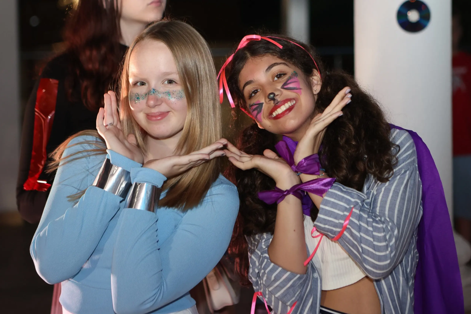 Enjoy Camp English. Cactus Izmir – языковой лагерь, Турция, Измир. Путевки в детский лагерь на 2026 год, фото программы 1