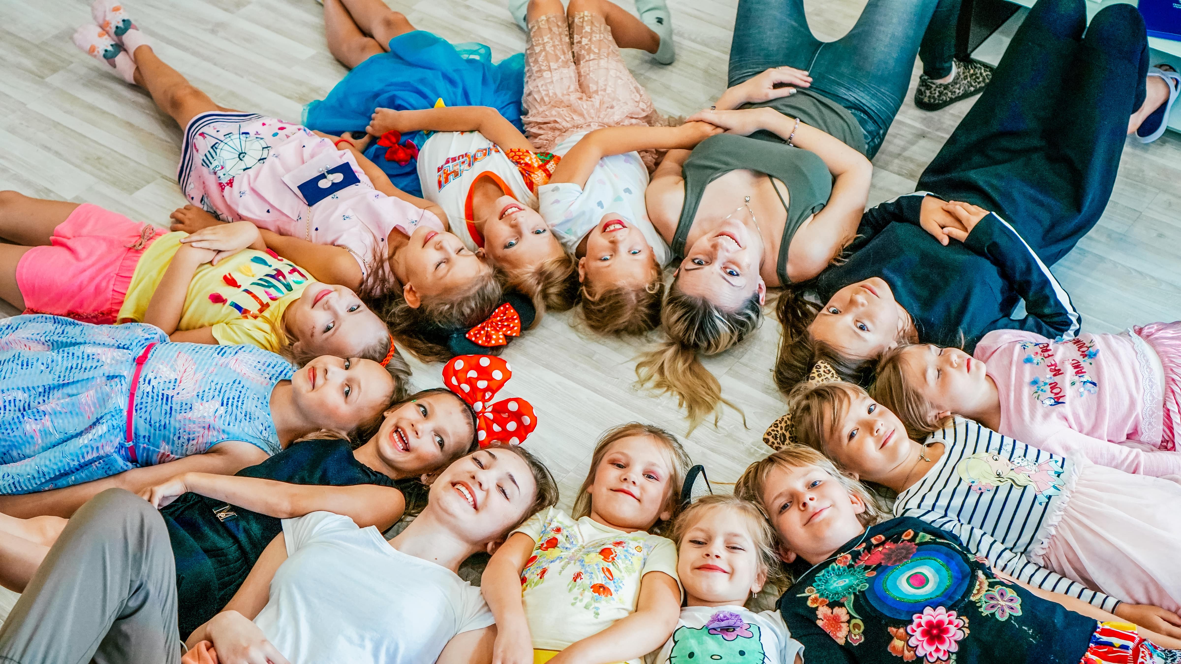 «Little Stars» – Творческий лагерь для девочек в Санкт-Петербурге фото