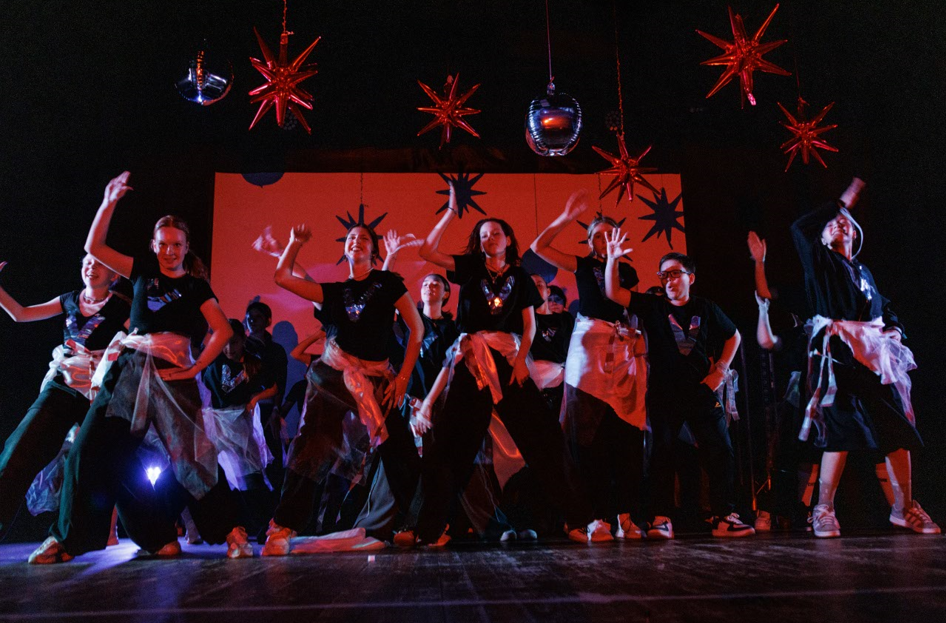 Аплодисменты. Social Media Marketing – профориентационный лагерь, Московская обл., Богородский р-н. Путевки в детский лагерь на 2026 год, фото 11