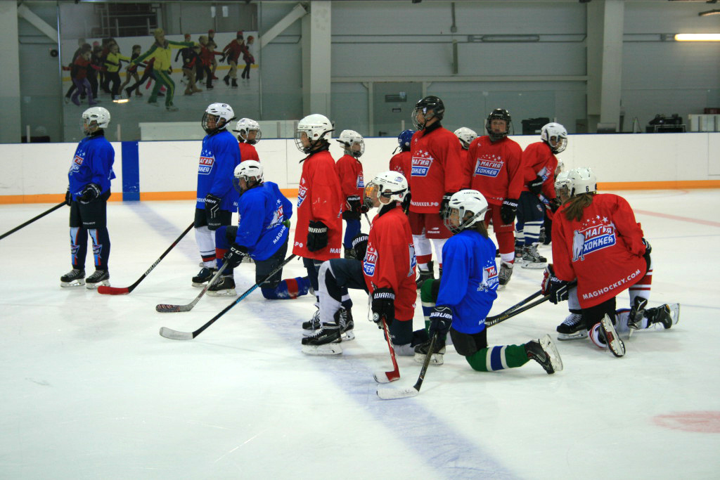 "International Ice Hockey Camp" - досуг
