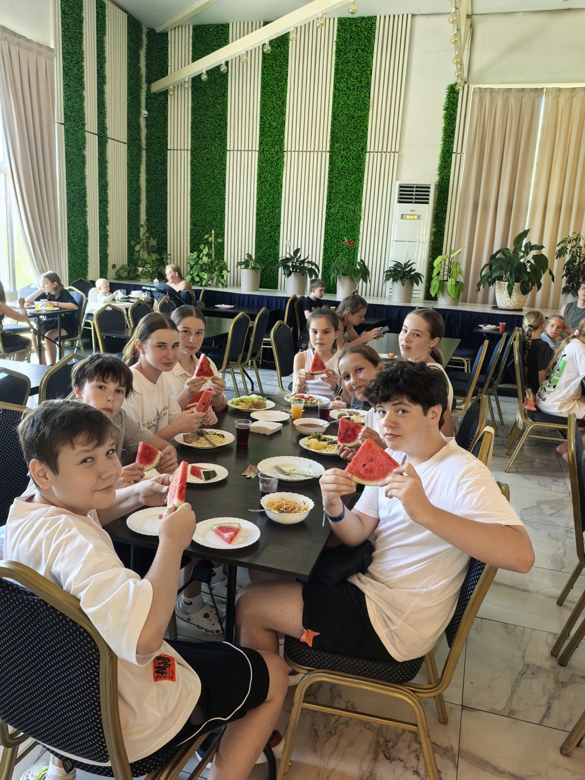 Азбука Актёрского мастерства Сочи – творческий лагерь, Краснодарский край, Сочи. Путевки в детский лагерь на 2026 год, фото питания 1