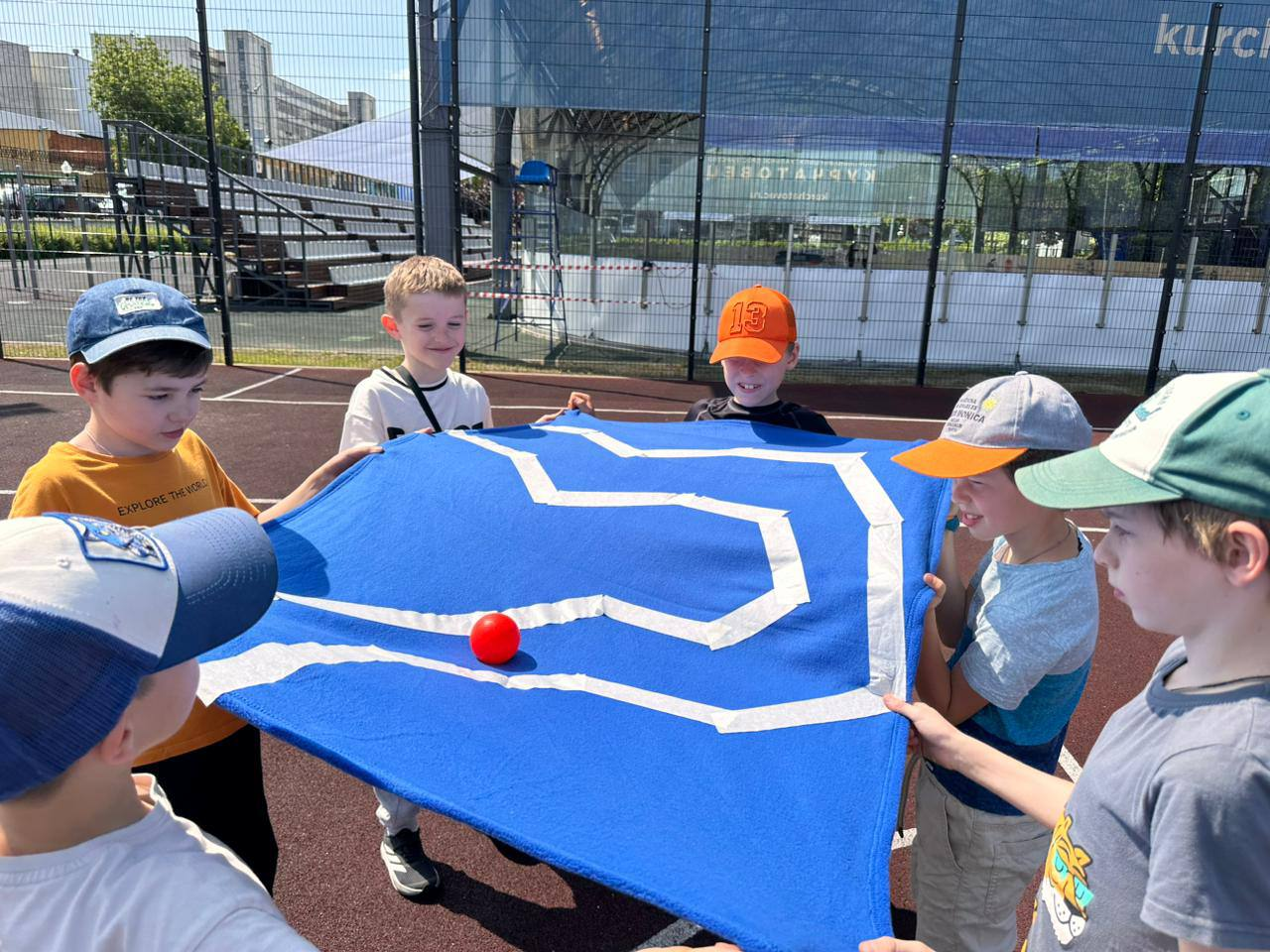 «Кэмпы на стадионе Курчатовец», Москва, м. Щукинская – 7.