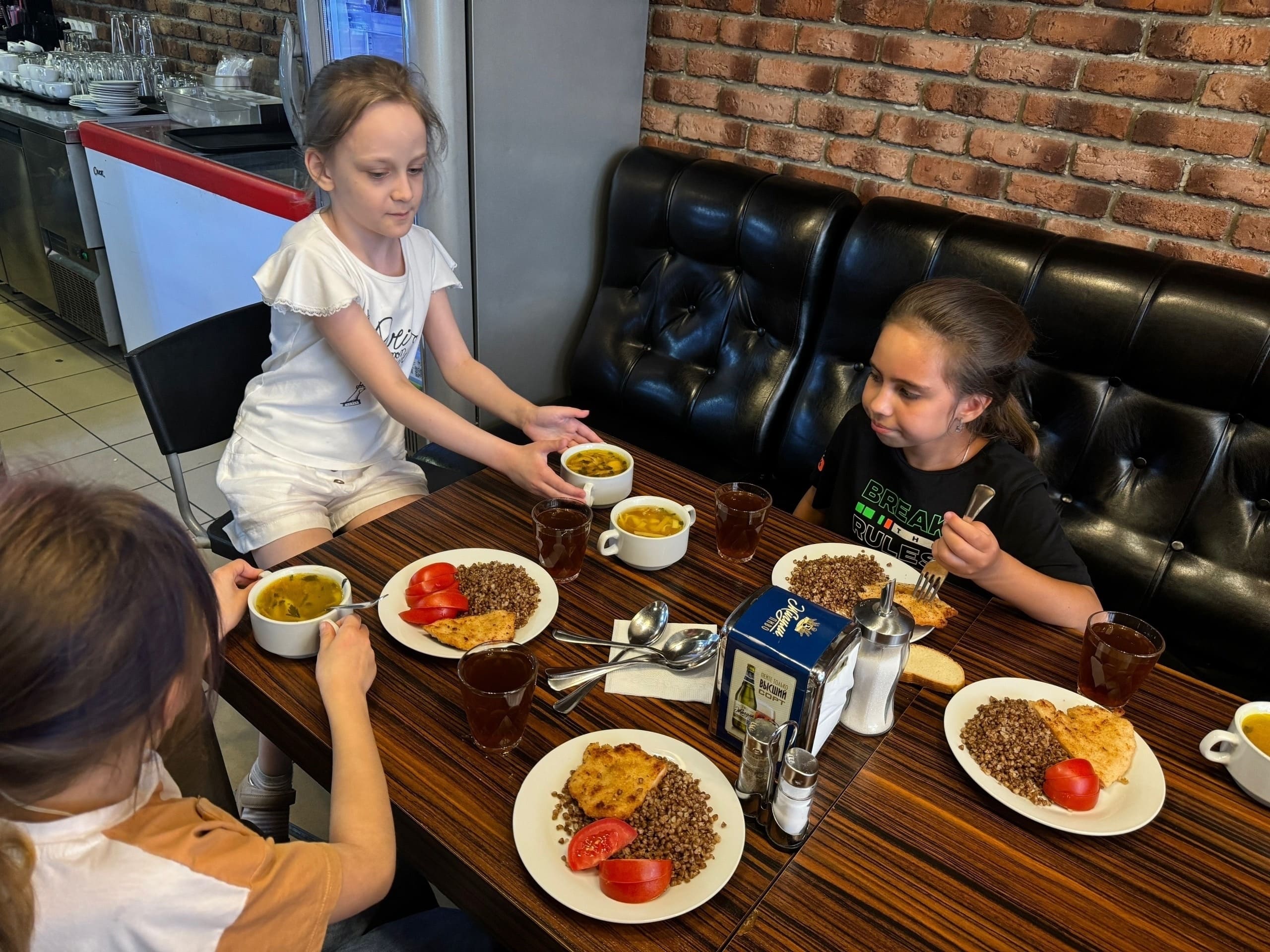 Летняя школа Пиксель Видное – городской лагерь, Московская обл., Видное . Путевки в детский лагерь на 2026 год, фото питания 2