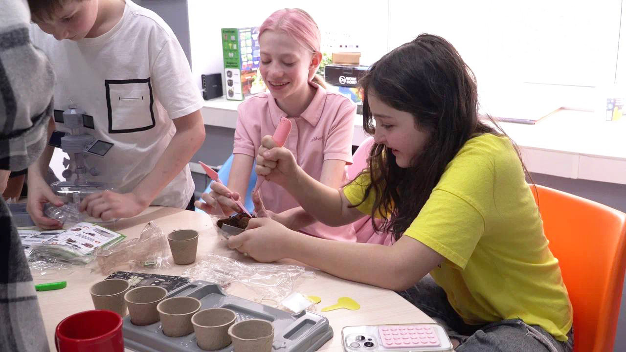 Евразия. Английский клуб Vibes Camp – городской лагерь, Москва, 2 филиала . Путевки в детский лагерь на 2026 год, фото 12