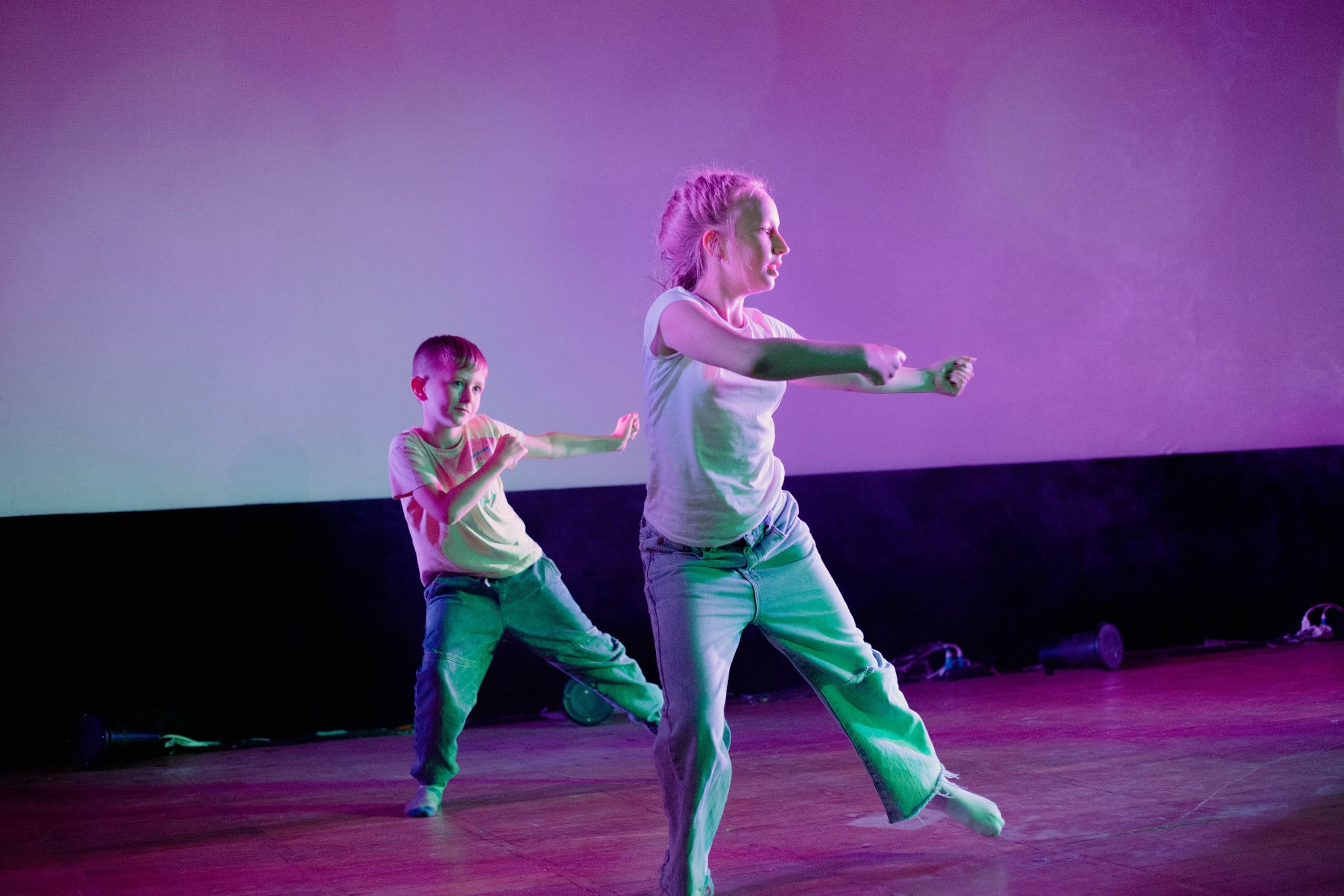 Аплодисменты. Современная хореография – творческий лагерь, Москва, Шереметьево. Путевки в детский лагерь на 2024 год, фото программы 3