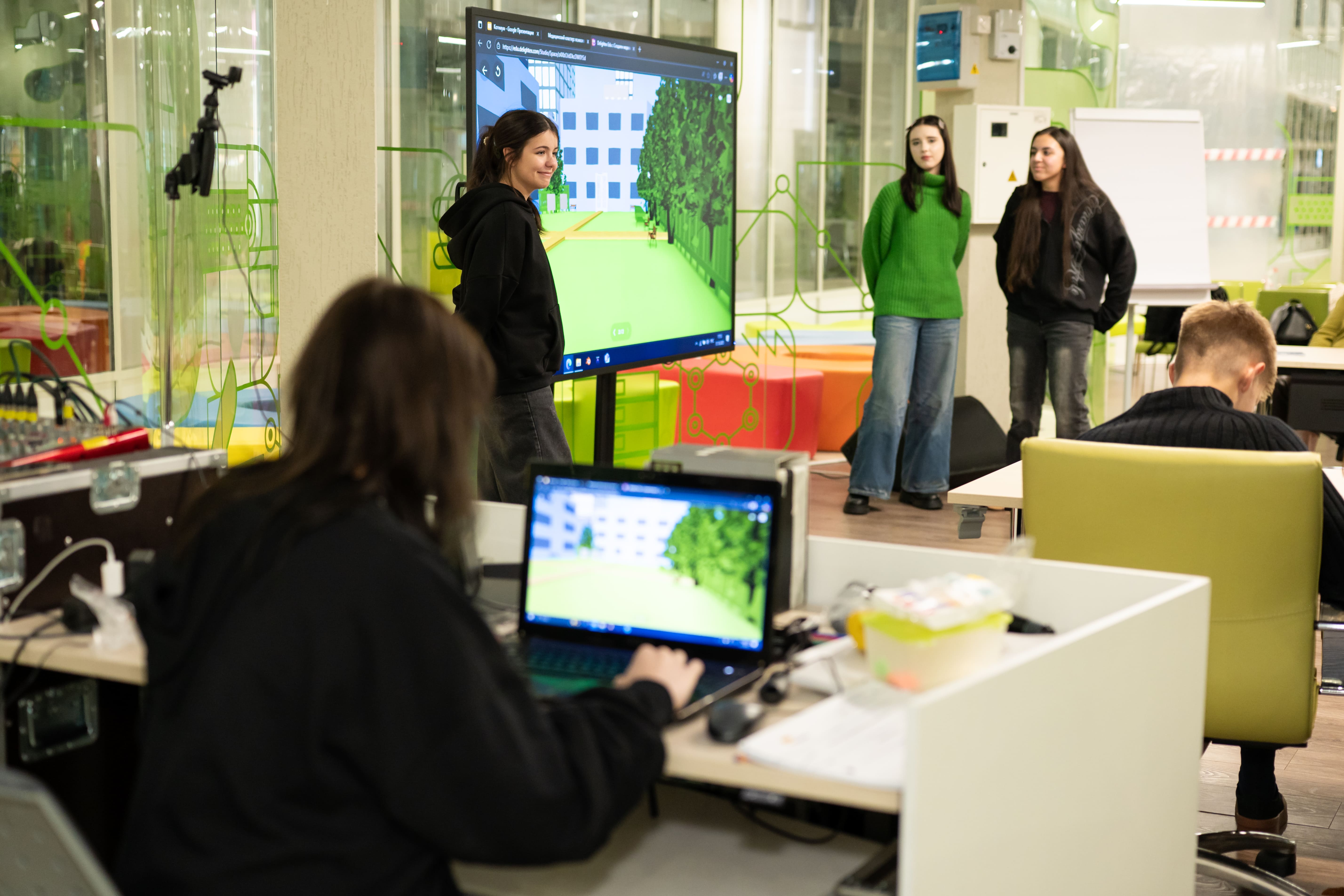 Инжиниум. IT-каникулы в ИЦ Сколково – городской лагерь, Москва, Сколково. Путевки в детский лагерь на 2026 год, фото 7