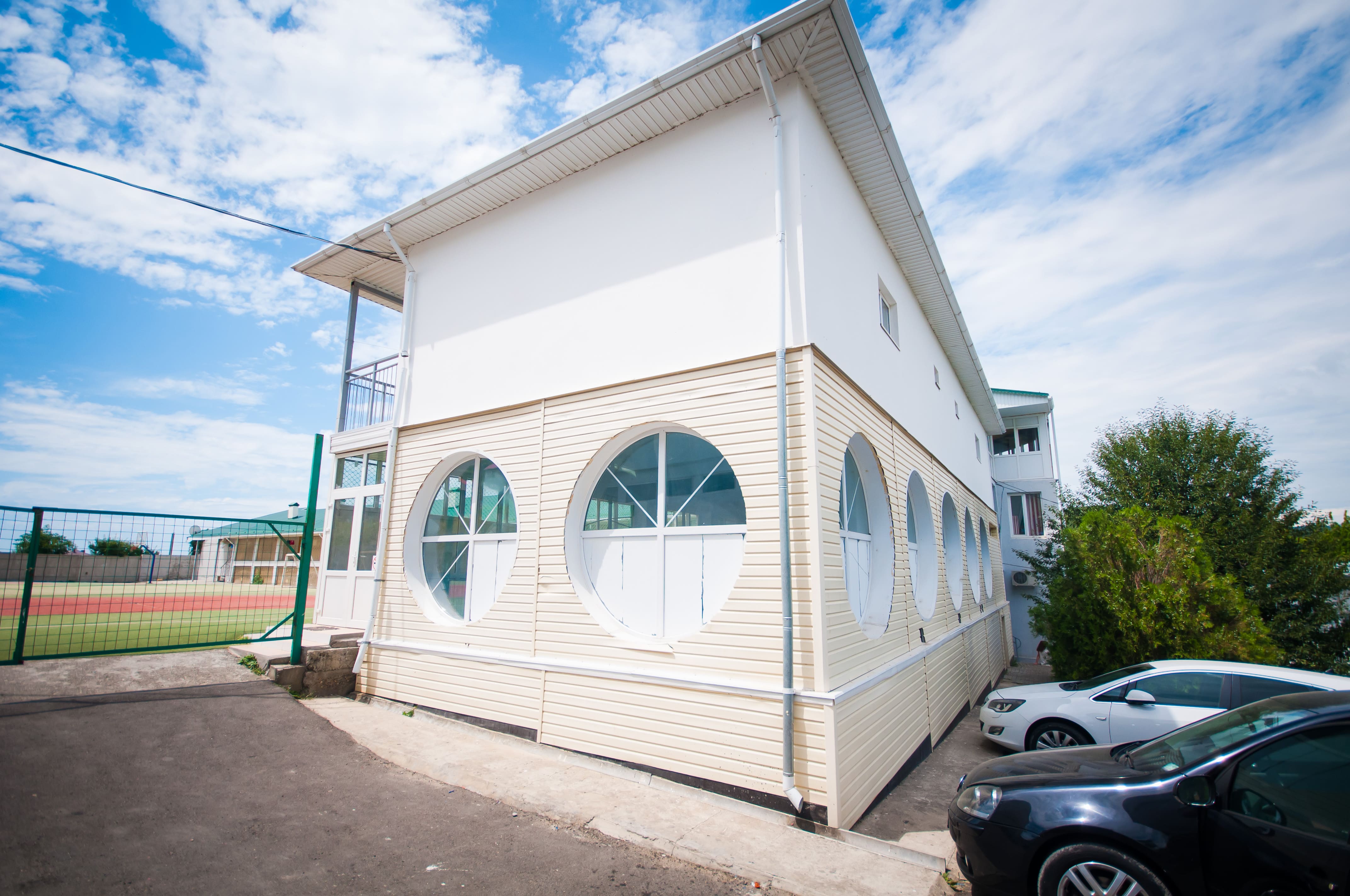 Лагерь Оксфорд – языковой лагерь, Краснодарский край, Сукко. Путевки в детский лагерь на 2026 год, фото размещения 1