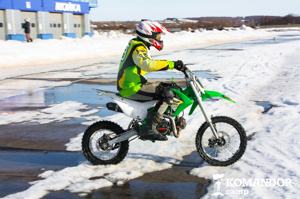 Komandor Camp. Зимний мото лагерь – спортивный лагерь, Калужская обл., Таруса. Путевки в детский лагерь на 2026 год, фото программы 9