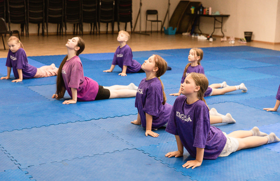 Танцевальная программа Звезда – творческий лагерь, Московская обл., Мытищинский р-н. Путевки в детский лагерь на 2026 год, фото программы 1