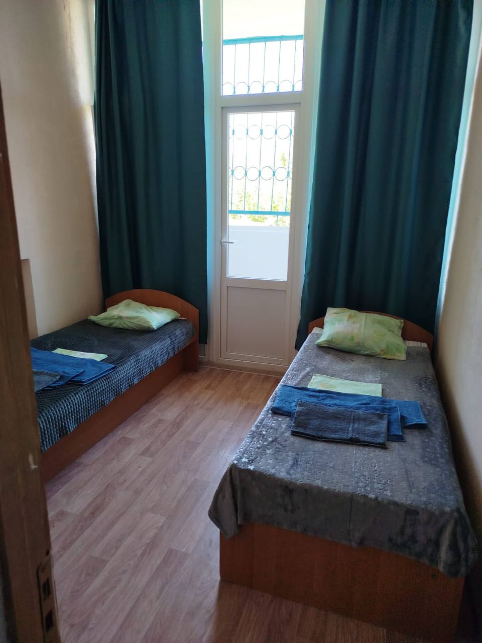 Кульбит в ДОЛ Жемчужина – лагерь на море, Крым, Евпатория. Путевки в детский лагерь на 2026 год, фото размещения 4