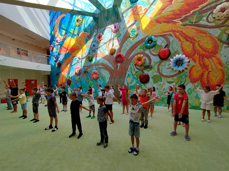 Музыка весны в ДЦ Жар-птица – языковой лагерь, Волгоградская обл., Городищенский р-н. Путевки в детский лагерь на 2026 год, фото программы 7