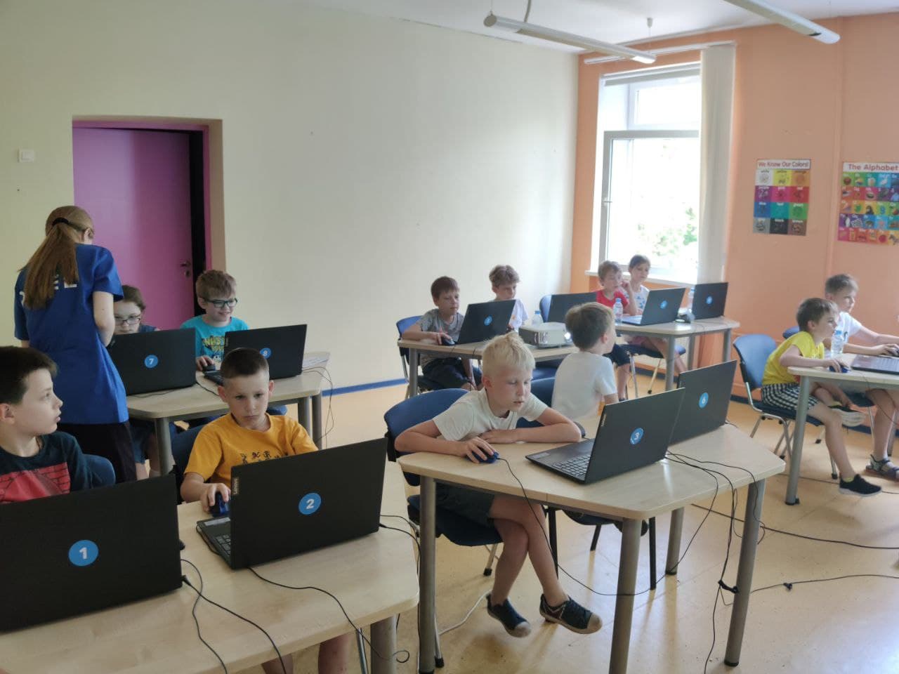 «Дневной клуб Пиксель Москва» – путевки в летний детский лагерь с занятиями программированием 2023, Москва, 3 филиала – 6.