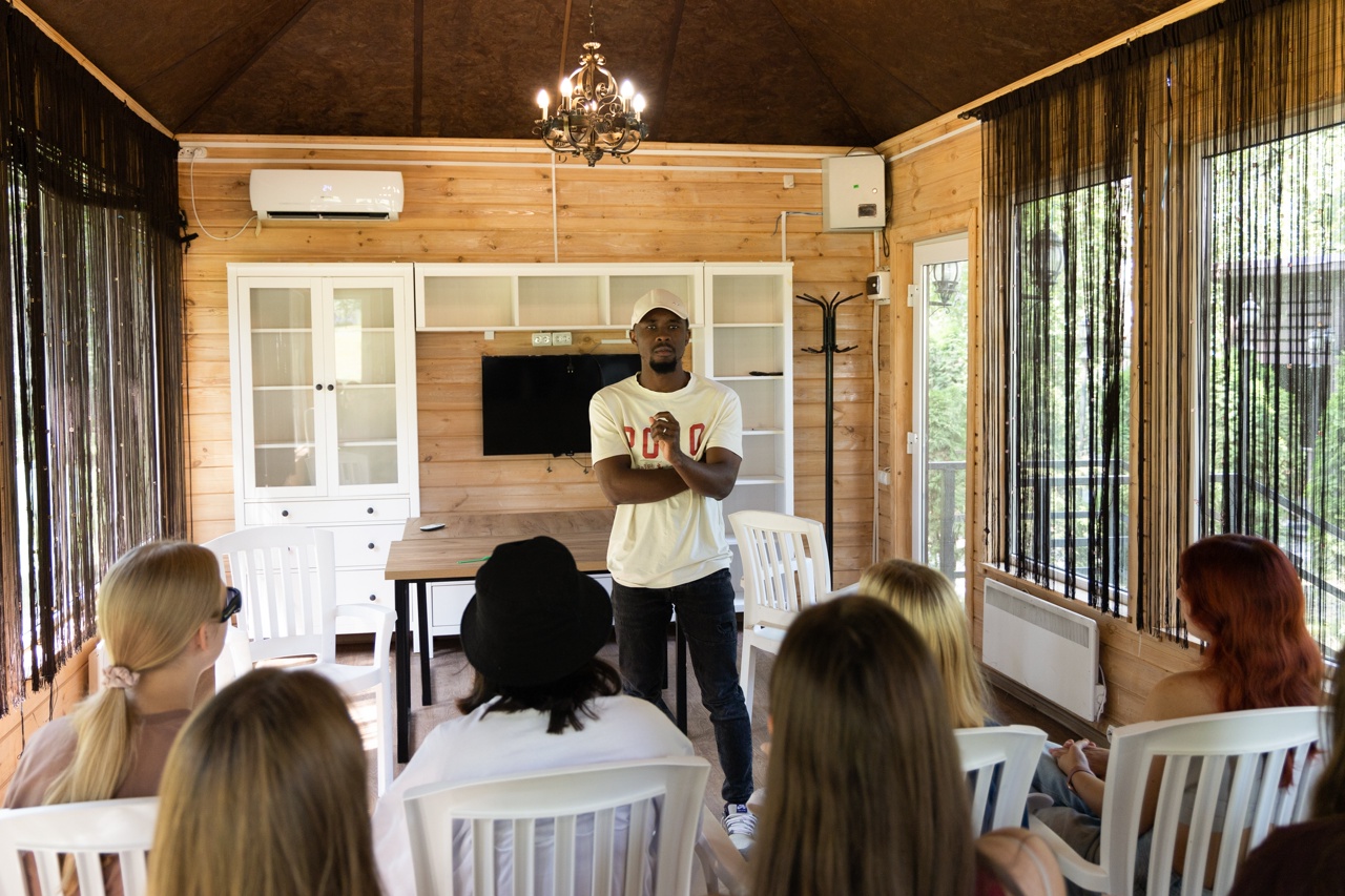 Enjoy Camp English Салют – языковой лагерь, Московская обл., Домодедово. Путевки в детский лагерь на 2026-2027 год, фото обучения 2