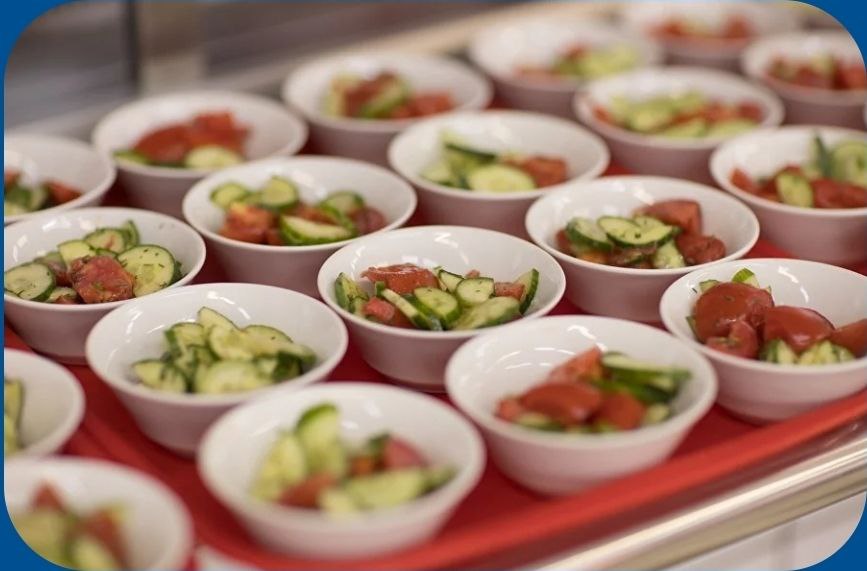 Кульбит. ДОЛ Ленинградец – спортивный лагерь, Ленинградская обл., Выборгский р-н. Путевки в детский лагерь на 2026 год, фото питания 4