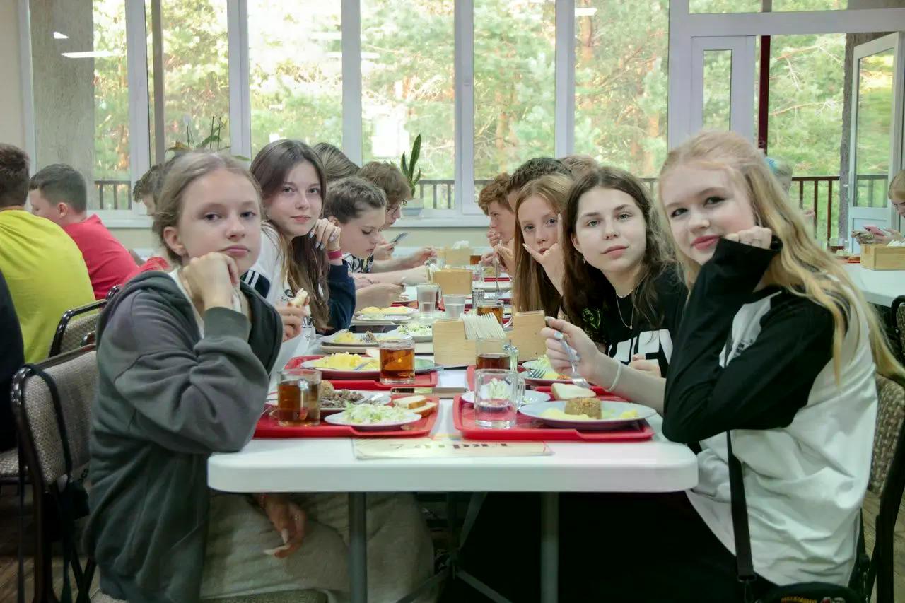 Enjoy Camp Art. Головинка – творческий лагерь, Калужская обл., Жуковский р-н. Путевки в детский лагерь на 2026 год, фото питания 7