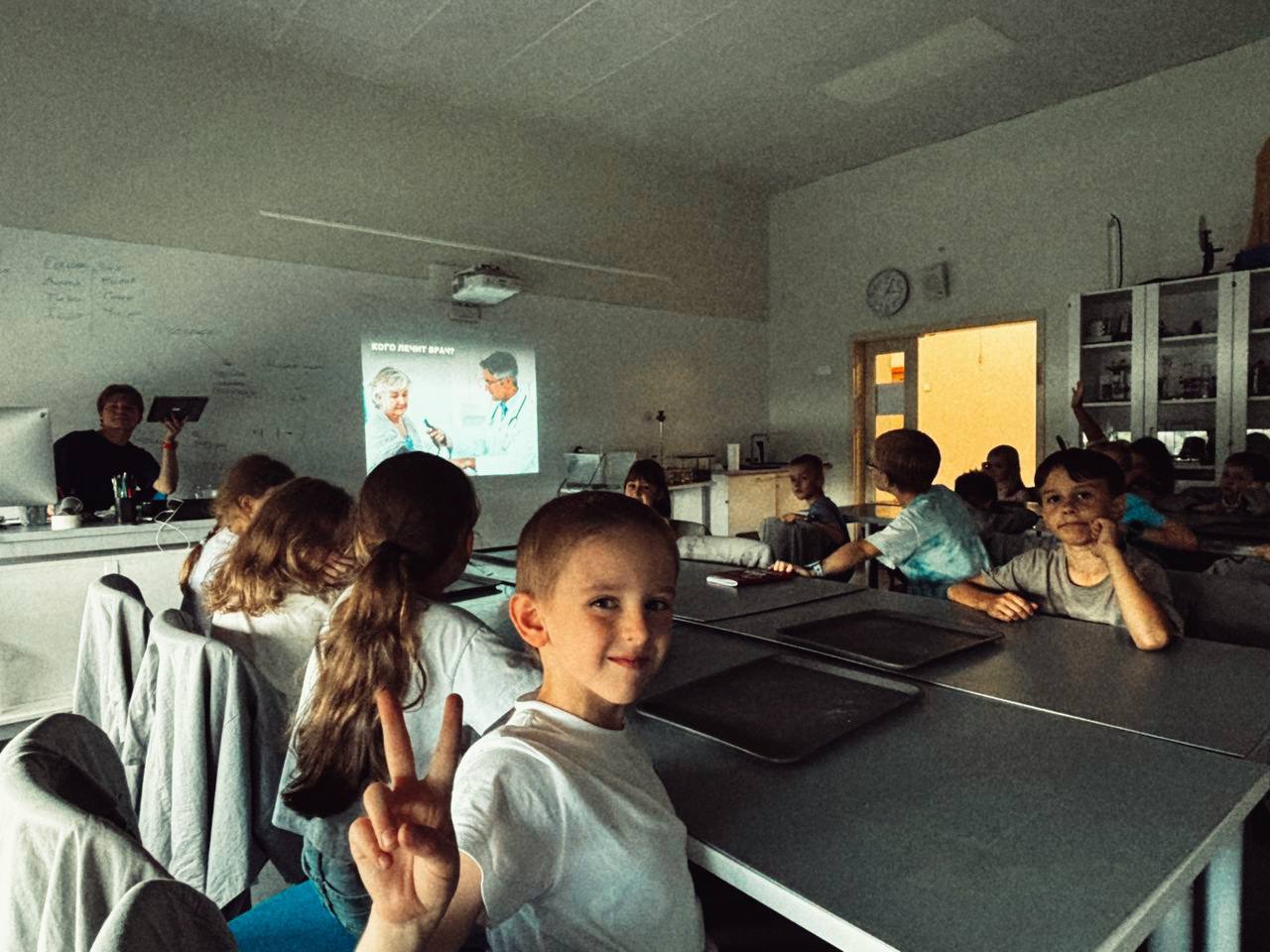 Sciencely. Летние городские лаборатории. Мичуринский – детская программа, Москва, м. Мичуринский проспект. Путевки на детские программы на 2026 год, фото программы 4