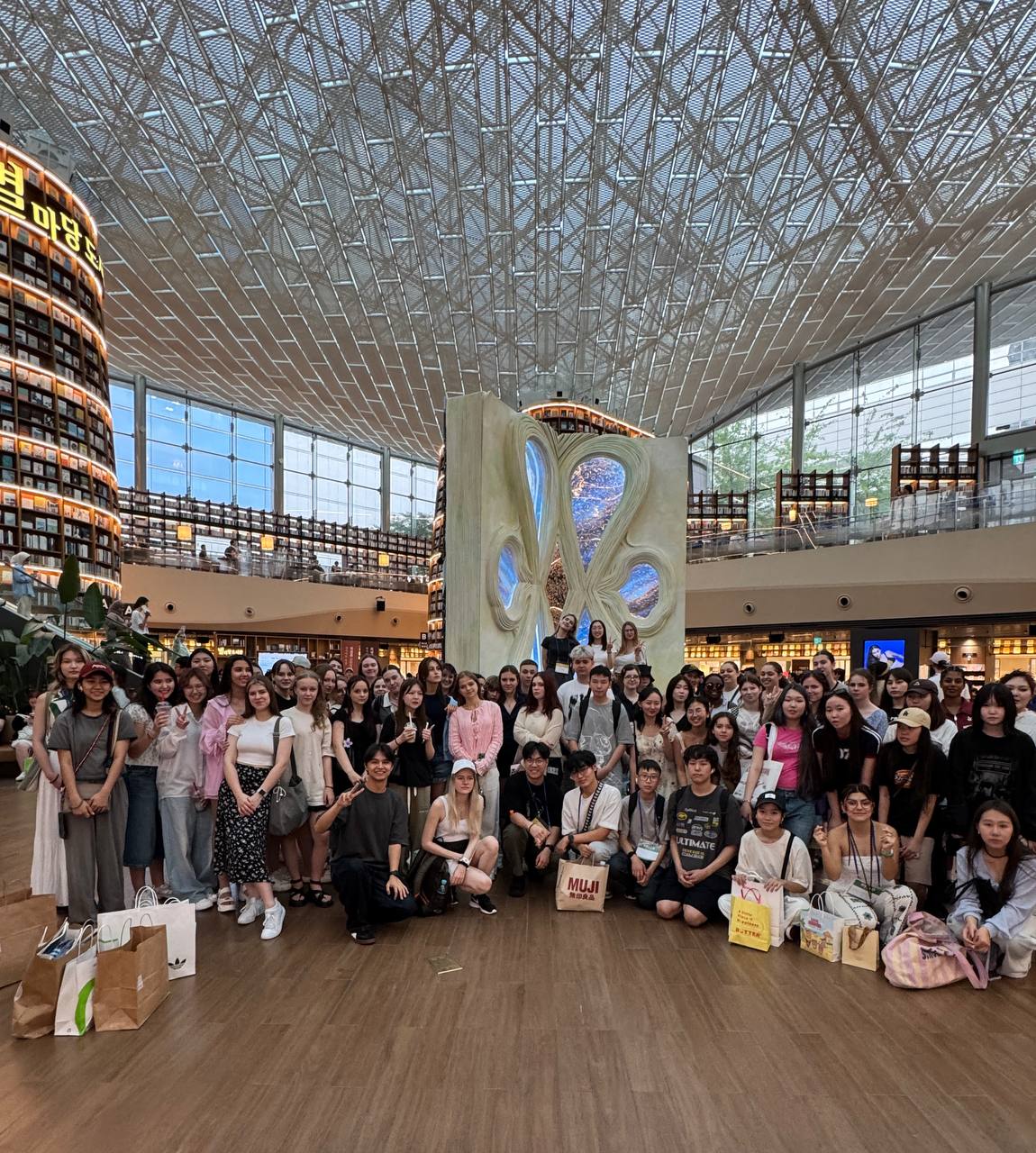 «Джон Парсонс в Сеуле», Южная Корея, Сеул – 5.