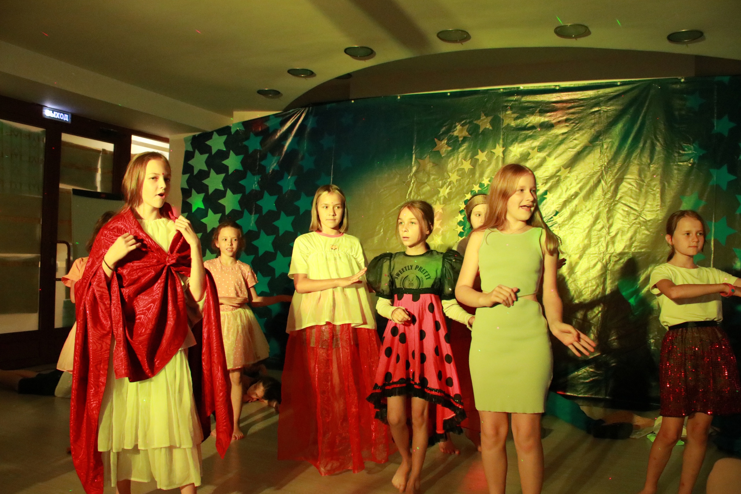 Санта Лингва – языковой лагерь, Краснодарский край, Анапа. Путевки в детский лагерь на 2026 год, фото программы 1