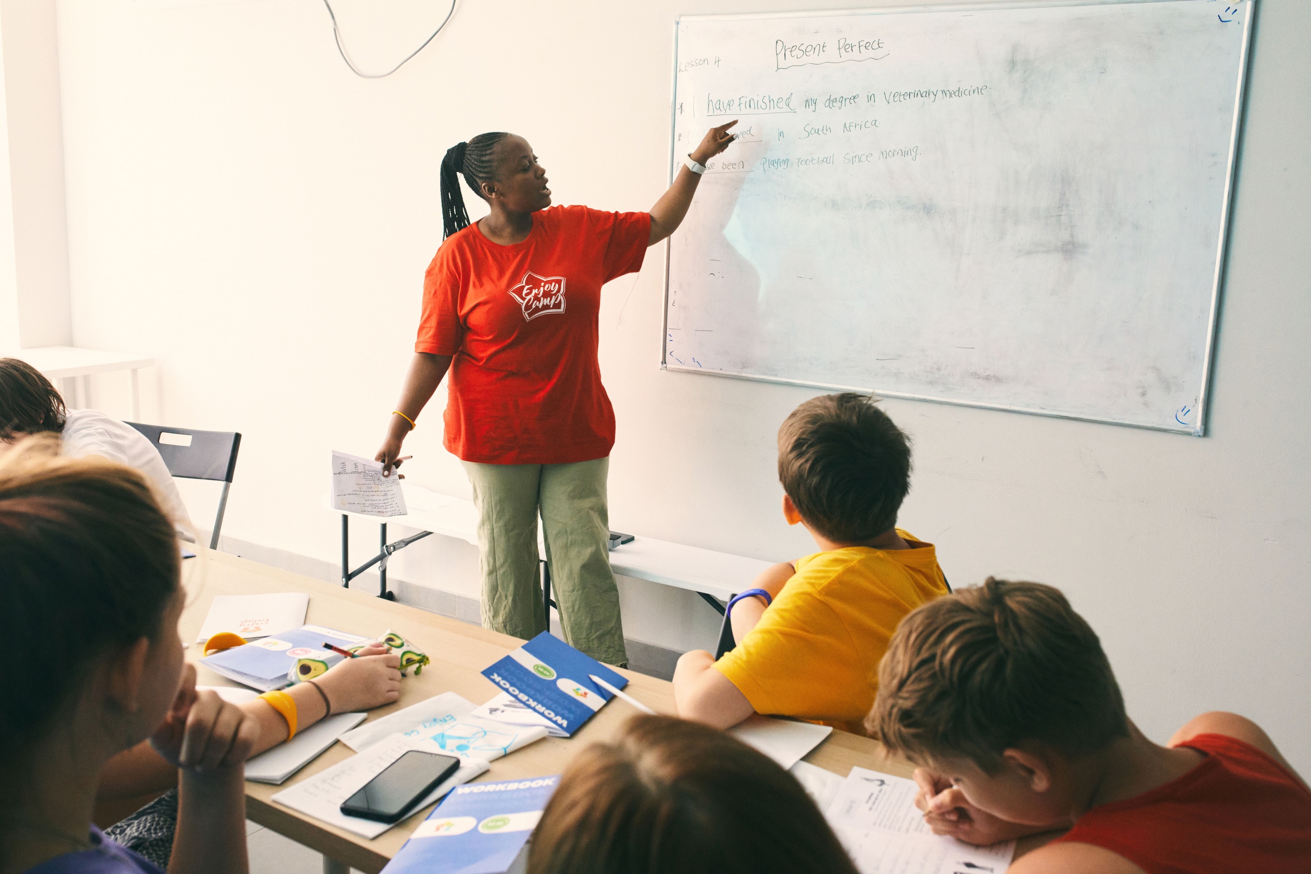 Enjoy Camp. English Ёлочки – языковой лагерь, Московская обл., Домодедово. Путевки в детский лагерь на 2026-2027 год, фото программы 1