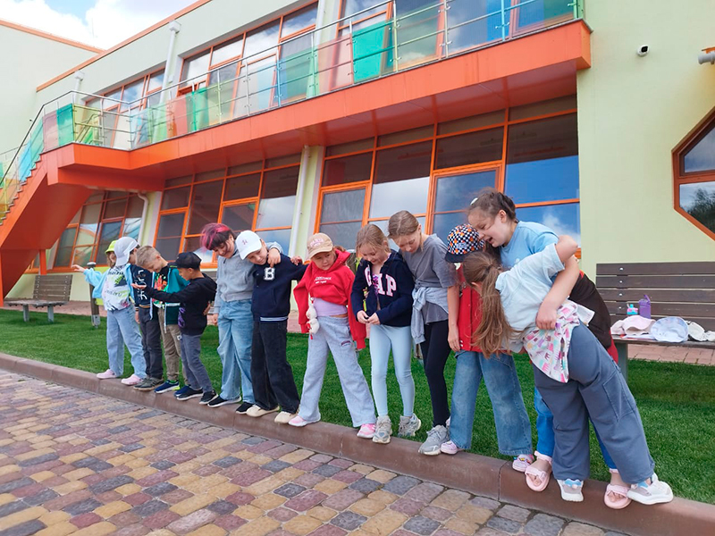 Музыка весны в ДЦ Жар-птица – языковой лагерь, Волгоградская обл., Городищенский р-н. Путевки в детский лагерь на 2026 год, фото программы 12